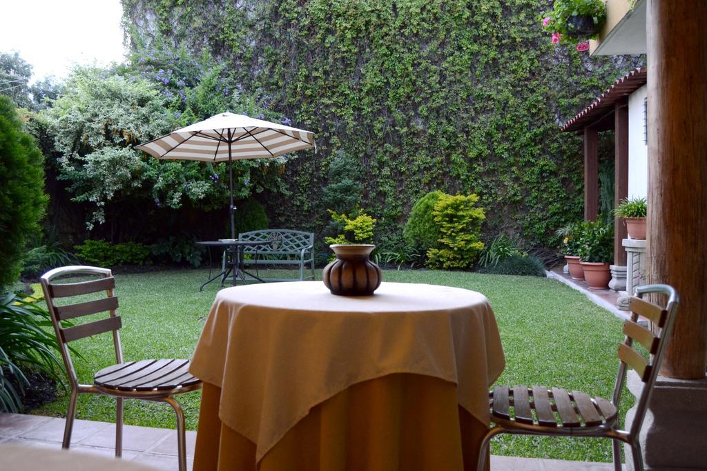 Hostal Villa Toscana Guatemala City Exterior photo