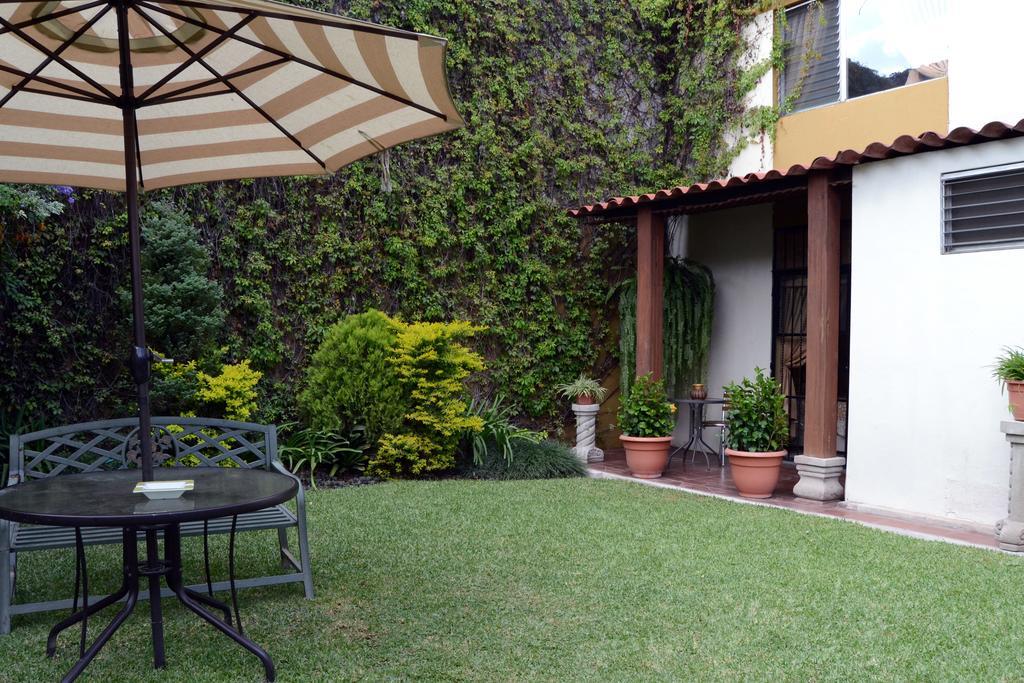 Hostal Villa Toscana Guatemala City Exterior photo