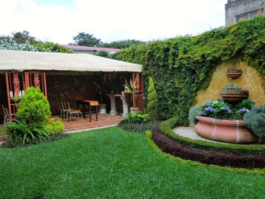 Hostal Villa Toscana Guatemala City Exterior photo